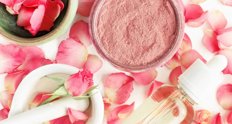 découvrez les secrets d'une peau éclatante avec notre guide complet sur les soins de la peau. des conseils pratiques, des produits recommandés et des routines adaptées pour chaque type de peau, pour un teint radieux et en pleine santé.